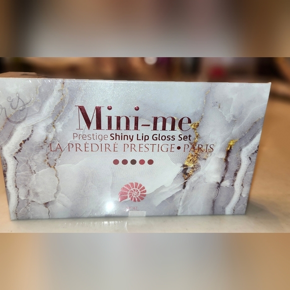 NIB-5PC Mini Me Predire Shiny Lip Gloss Set - Picture 3 of 7